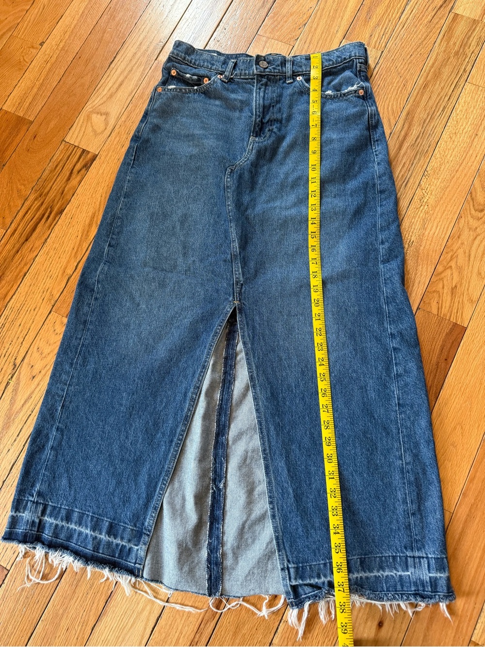 GAP Denim Maxi Skirt Slit Front Frayed Hem Medium Indigo Women’s Size 29/8 - Picture 10 of 13